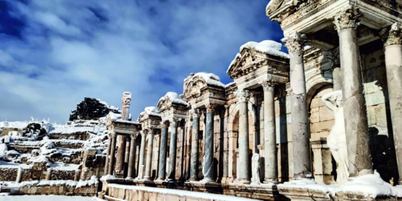 Sagalassos Antik Kenti’ndeki Antoninler Çeşmesi Restorasyonunda Orijinal Doku Korunuyor